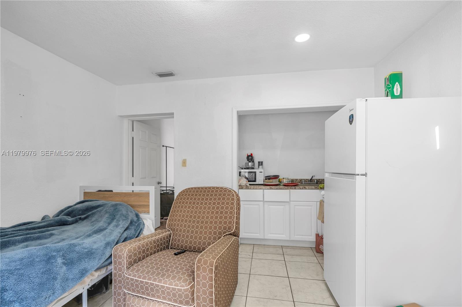 2900 SW 19th St Miami, FL 33145