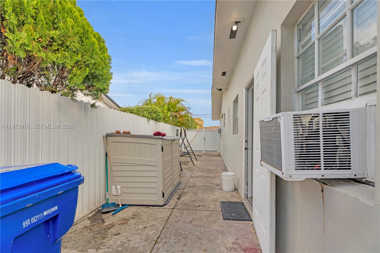 2900 SW 19th St Miami, FL 33145