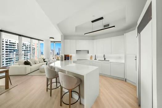 100 S Pointe Dr #1701 Miami Beach, FL 33139