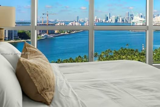 100 S Pointe Dr #1701 Miami Beach, FL 33139