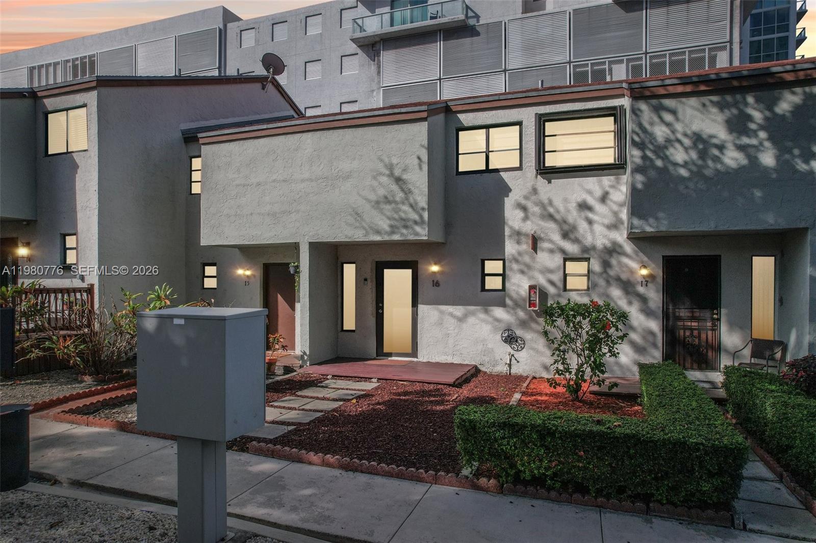 1901 NW S Riv Dr #16B