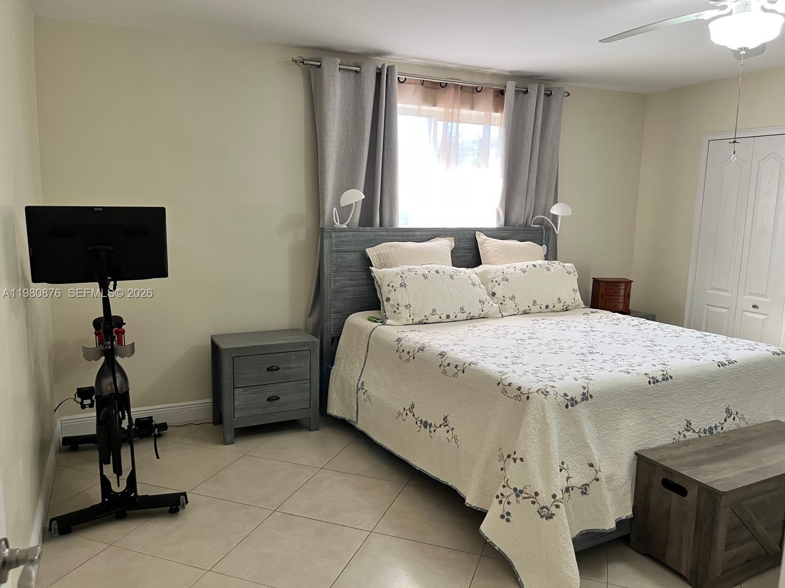 685 W 77th St Hialeah, FL 33014