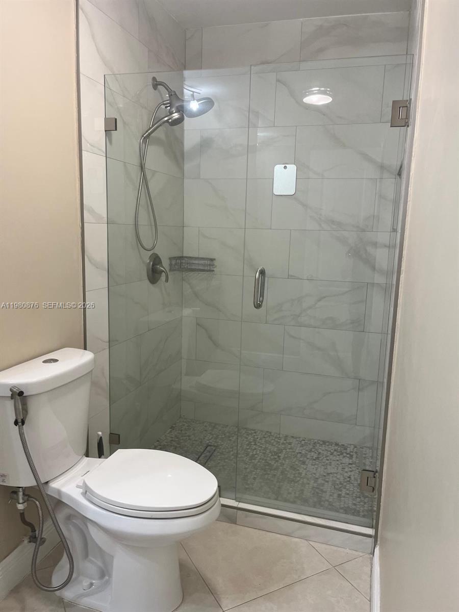 685 W 77th St Hialeah, FL 33014