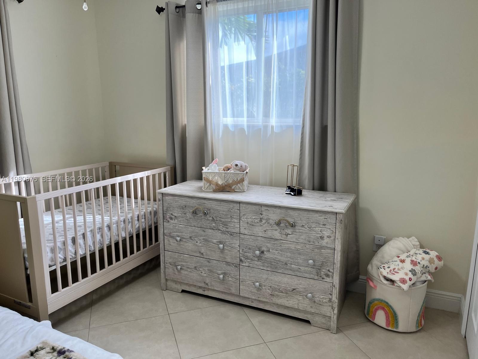 685 W 77th St Hialeah, FL 33014