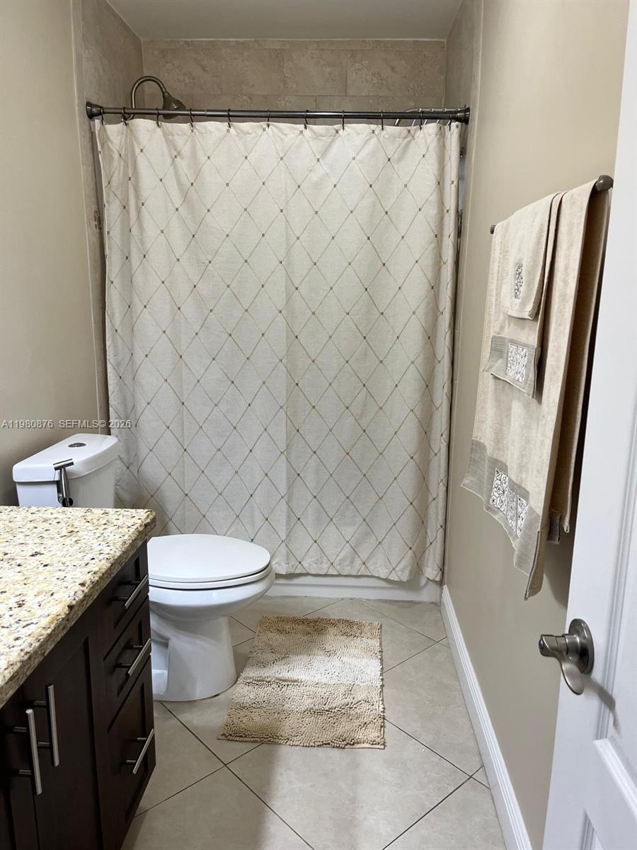 685 W 77th St Hialeah, FL 33014