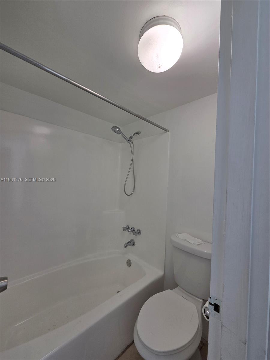 2350 NE 135th St #201 North Miami, FL 33181