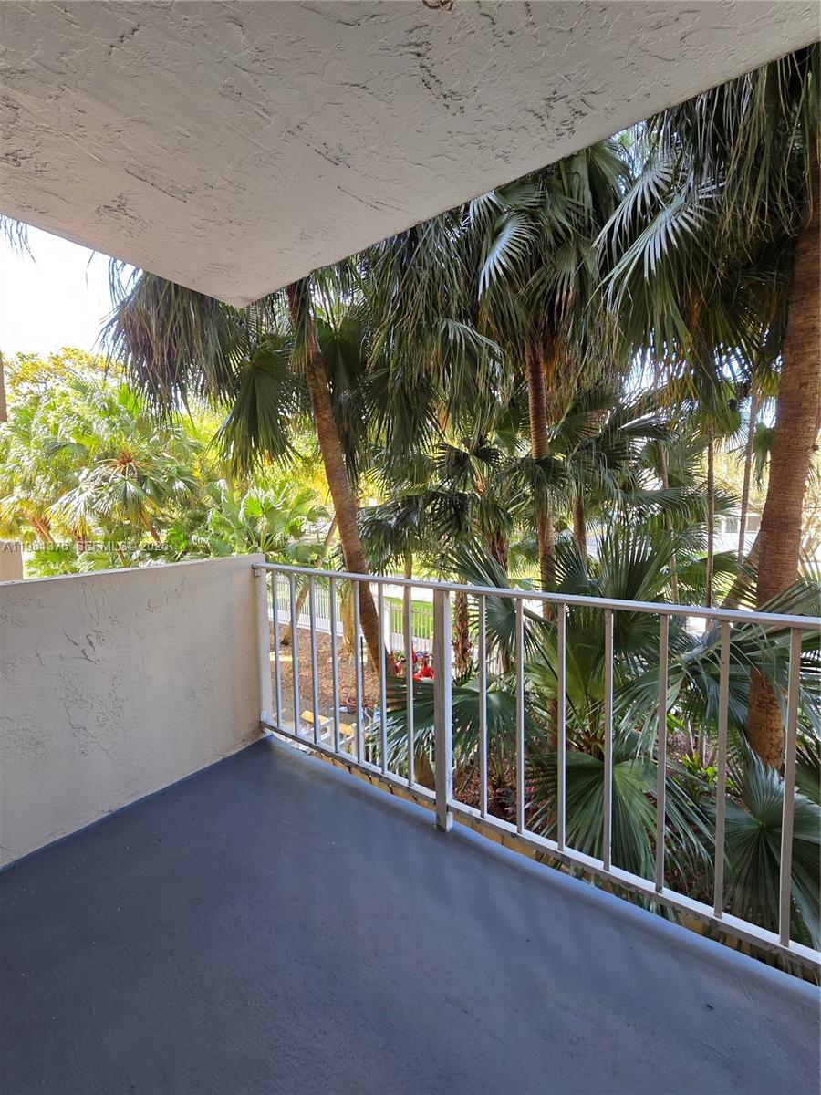 2350 NE 135th St #201 North Miami, FL 33181