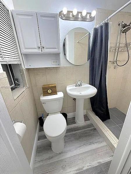 521 E Evanston Cir Fort Lauderdale, FL 33312