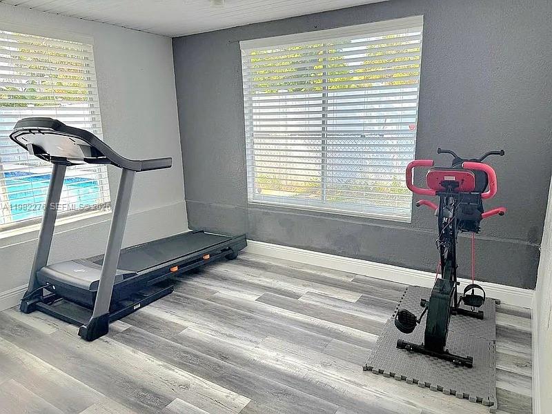 521 E Evanston Cir Fort Lauderdale, FL 33312