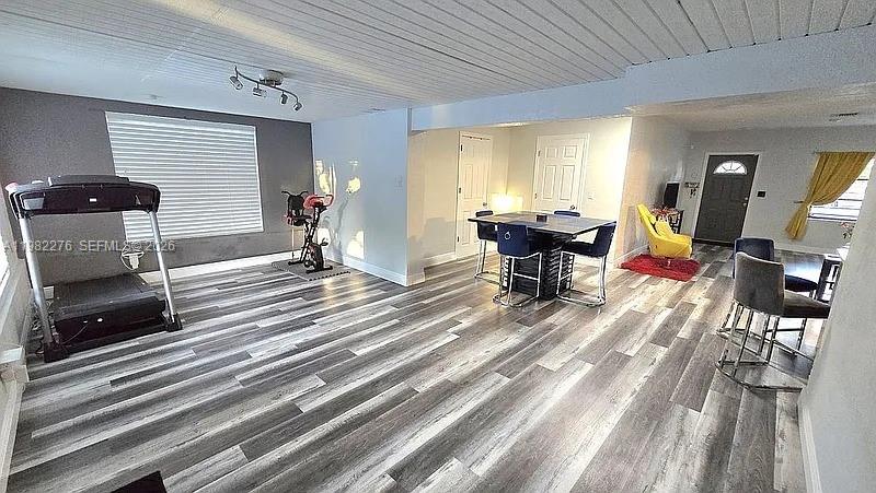 521 E Evanston Cir Fort Lauderdale, FL 33312