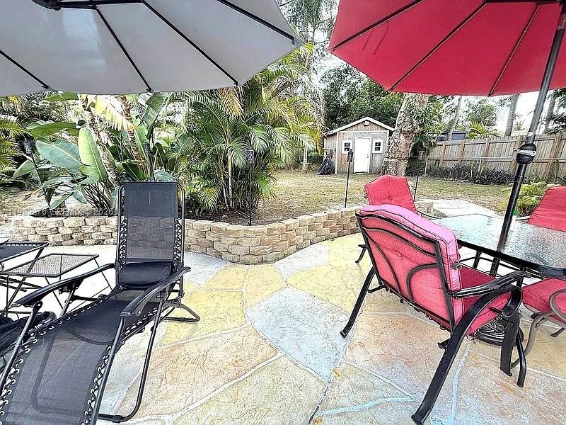 521 E Evanston Cir Fort Lauderdale, FL 33312