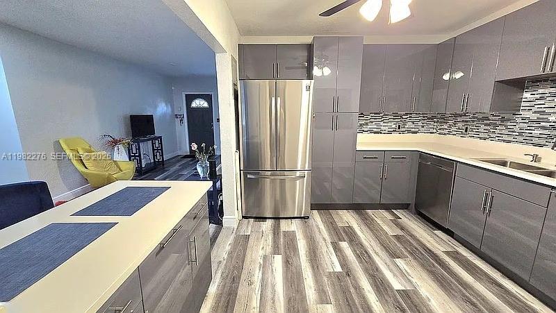 521 E Evanston Cir Fort Lauderdale, FL 33312