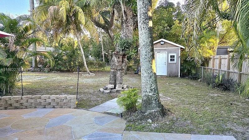 521 E Evanston Cir Fort Lauderdale, FL 33312