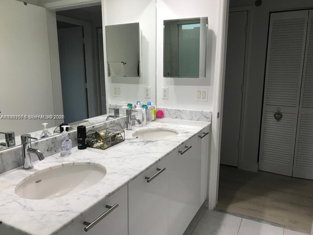 950 Brickell Bay Dr #2001 Miami, FL 33131