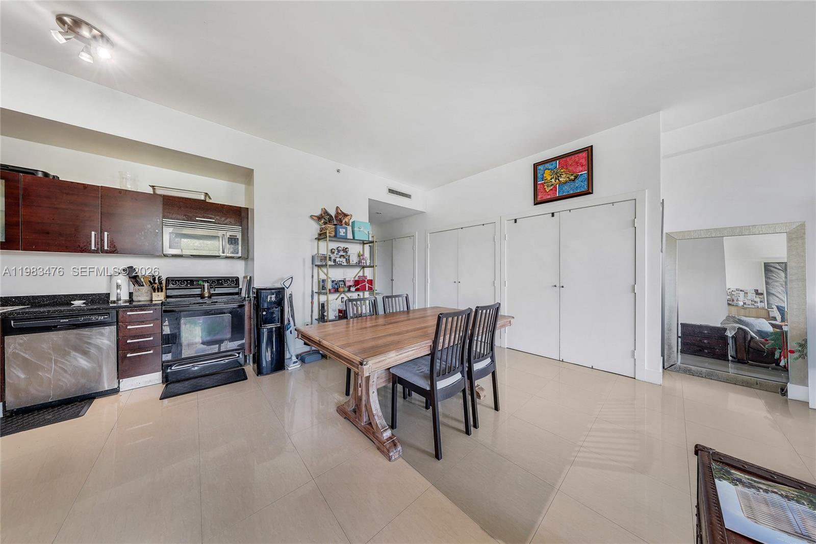 3250 Grand Ave #303 Miami, FL 33133