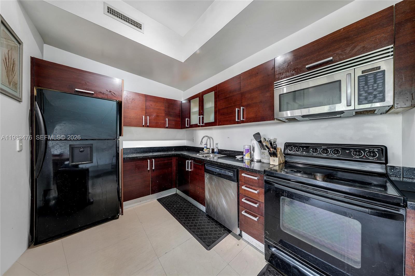 3250 Grand Ave #303 Miami, FL 33133