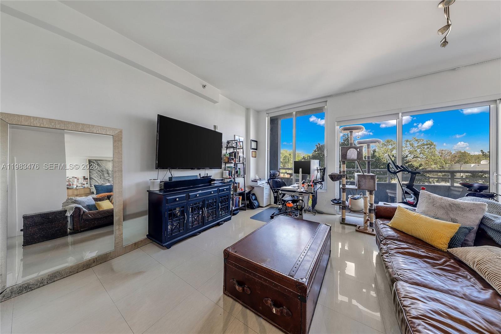 3250 Grand Ave #303 Miami, FL 33133