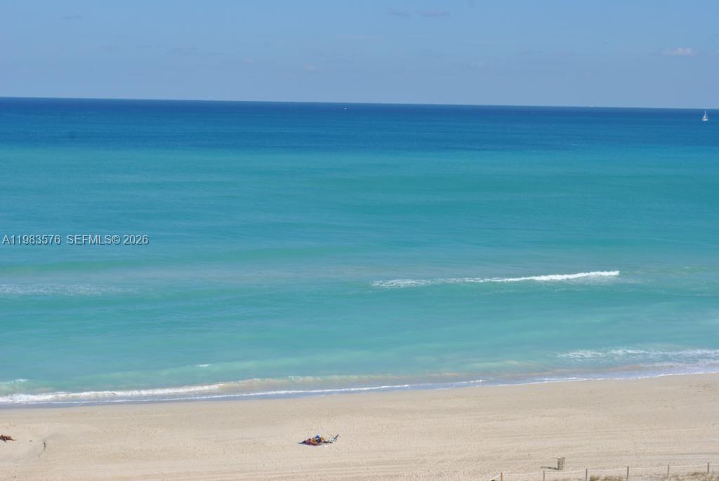 6039 Collins Ave #1006