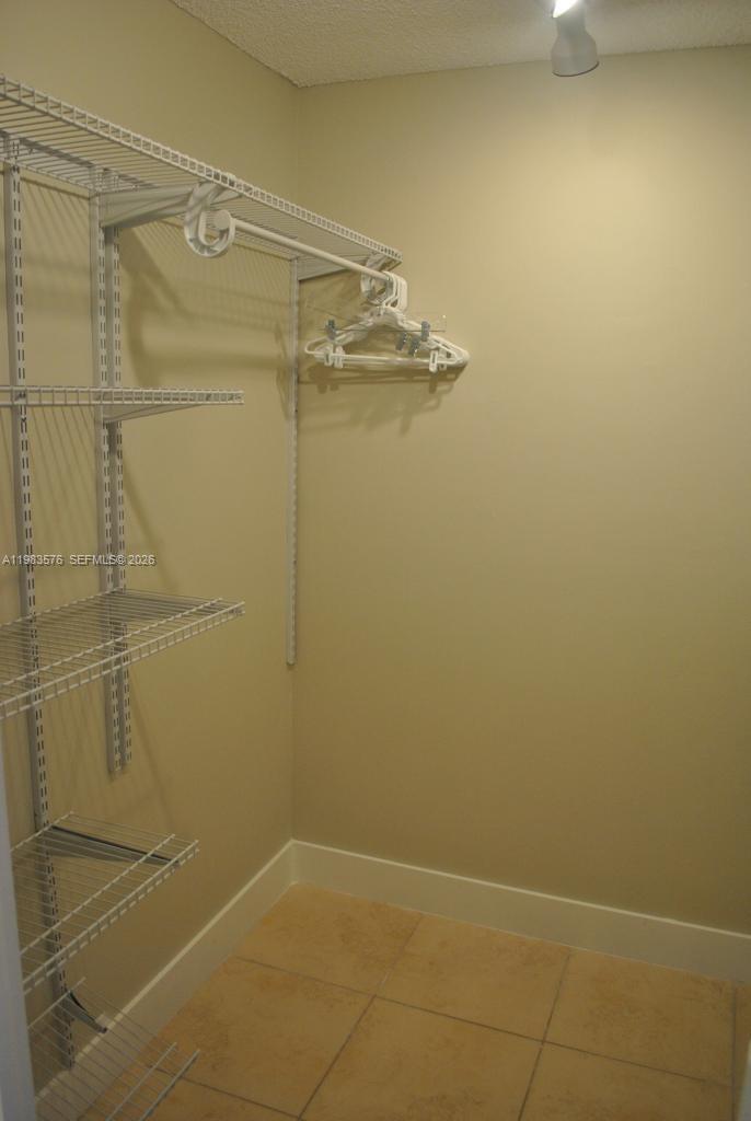 6039 Collins Ave #1006 Miami Beach, FL 33140