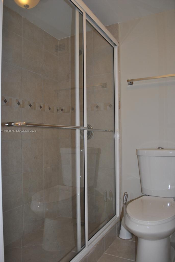 6039 Collins Ave #1006 Miami Beach, FL 33140