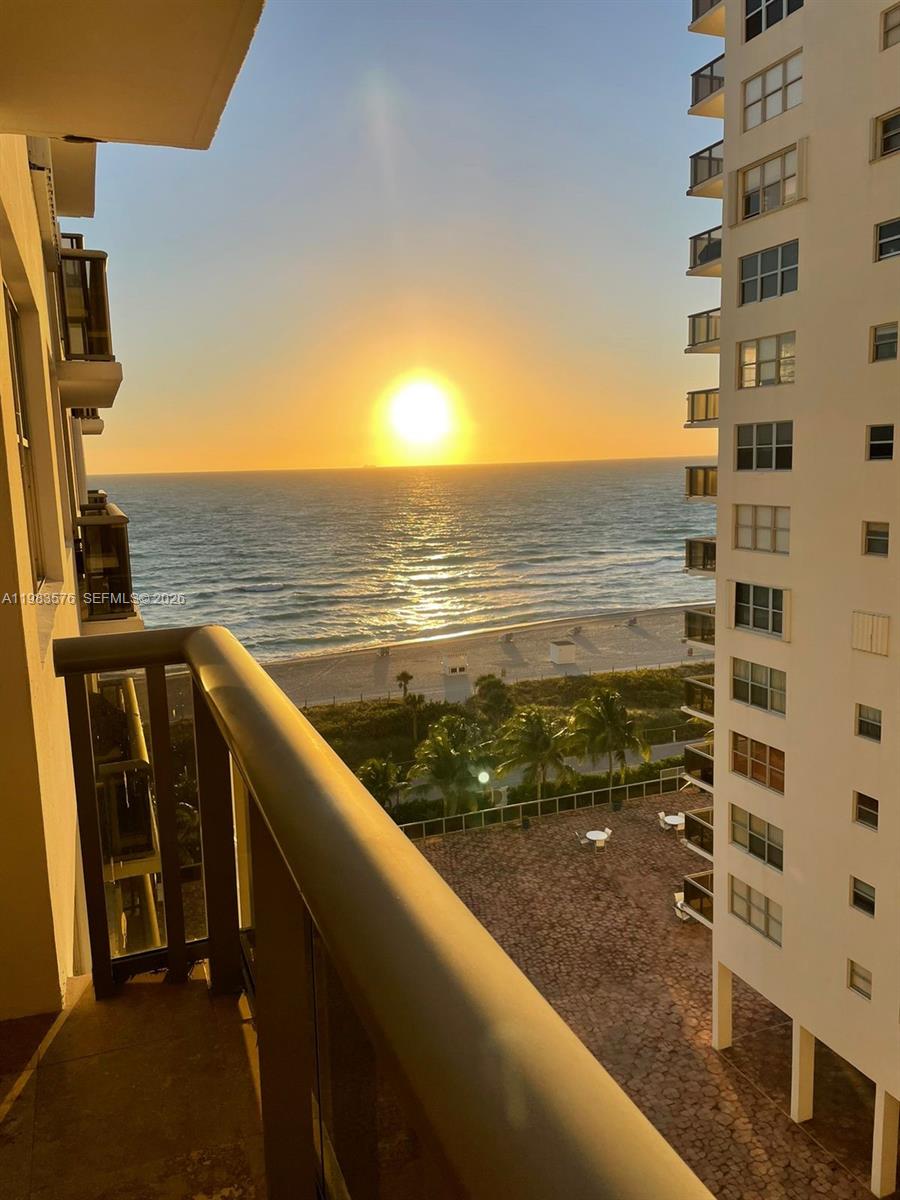 6039 Collins Ave #1006 Miami Beach, FL 33140