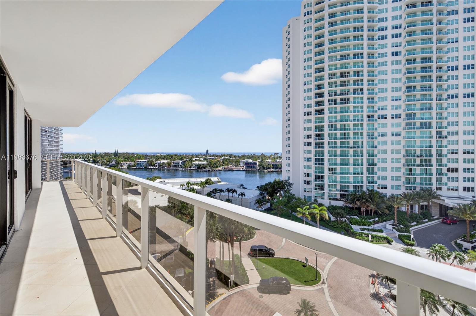 image Hamptons West11