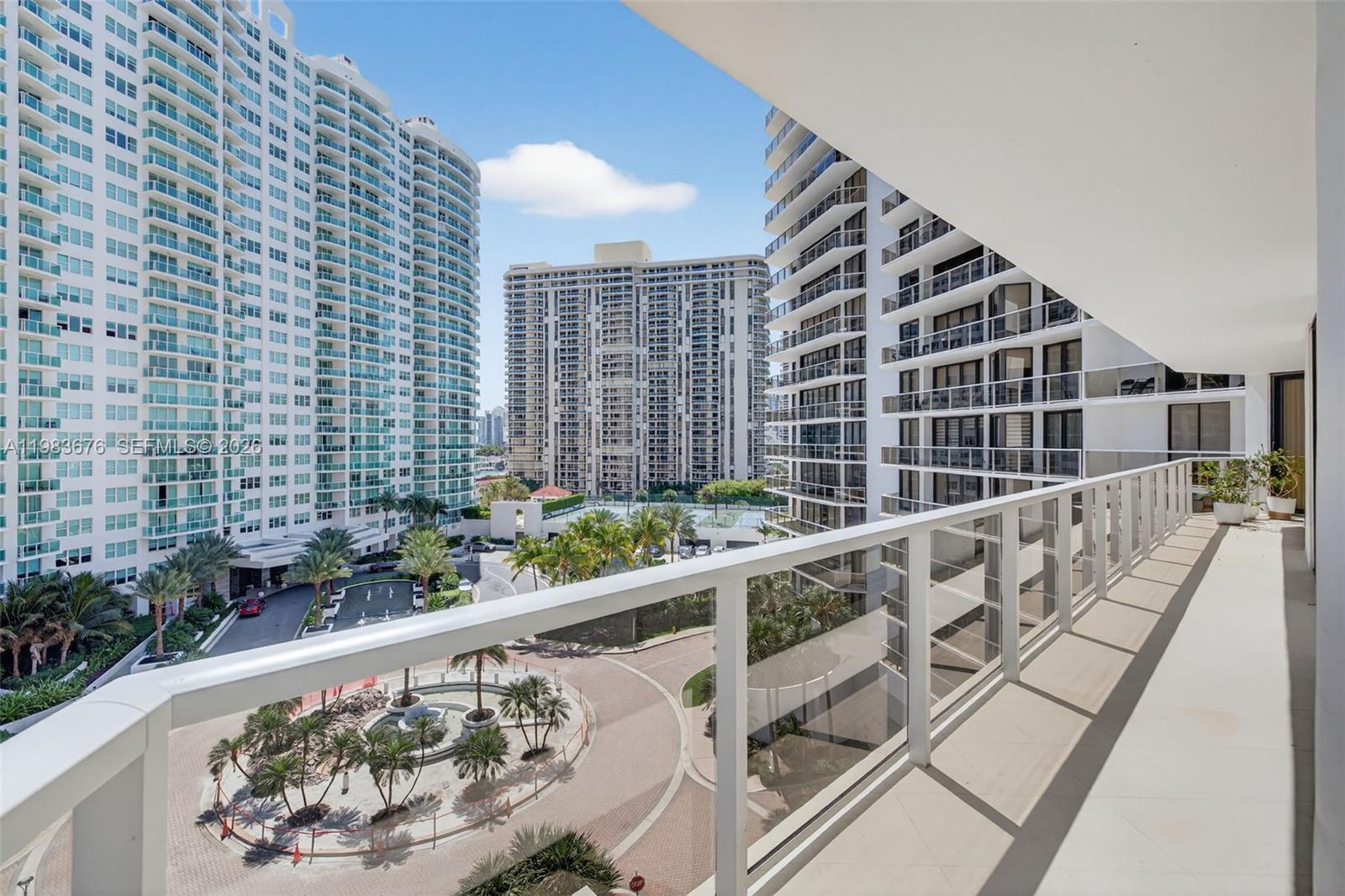 image Hamptons West12