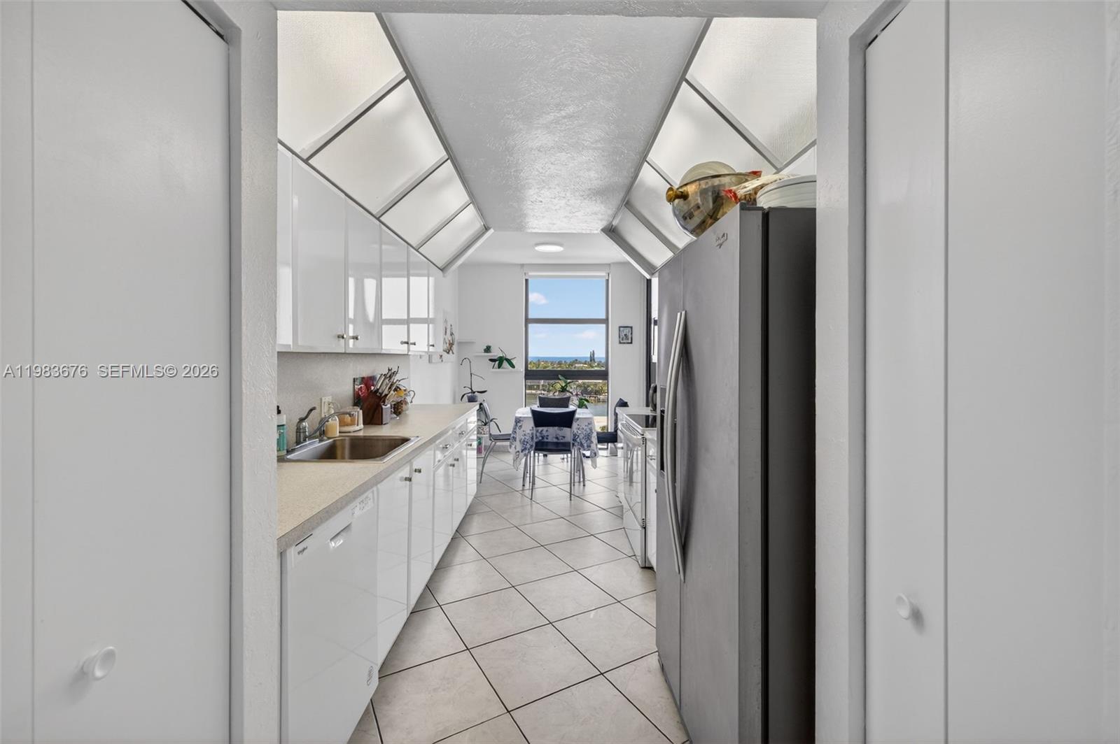 image Hamptons West15