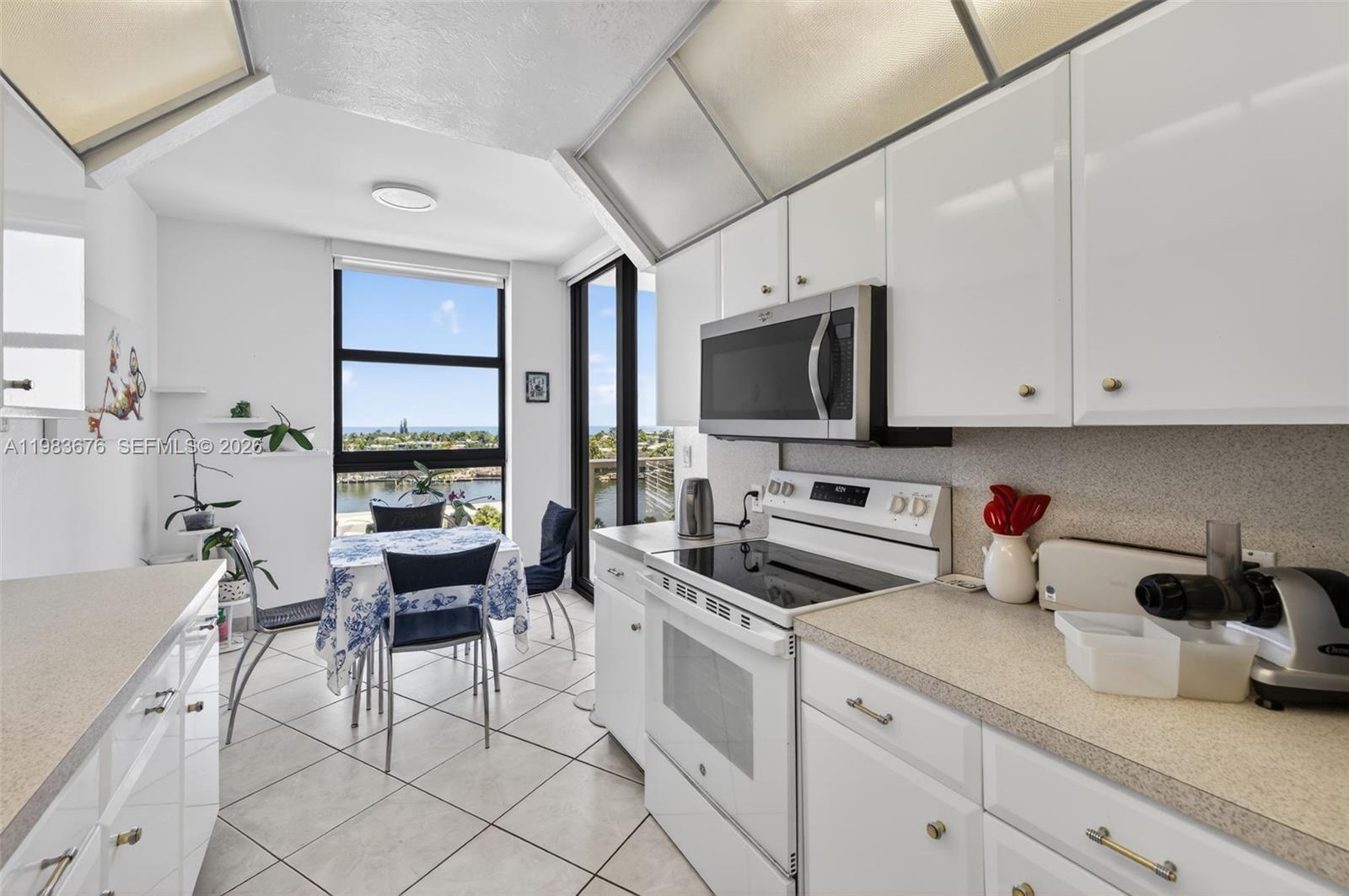 image Hamptons West18