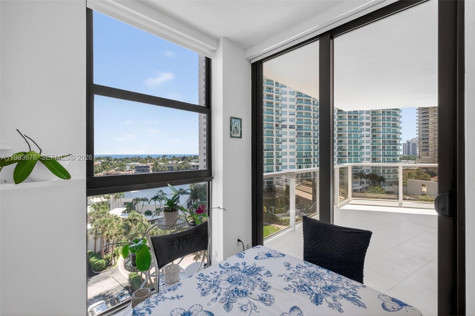 image Hamptons West20