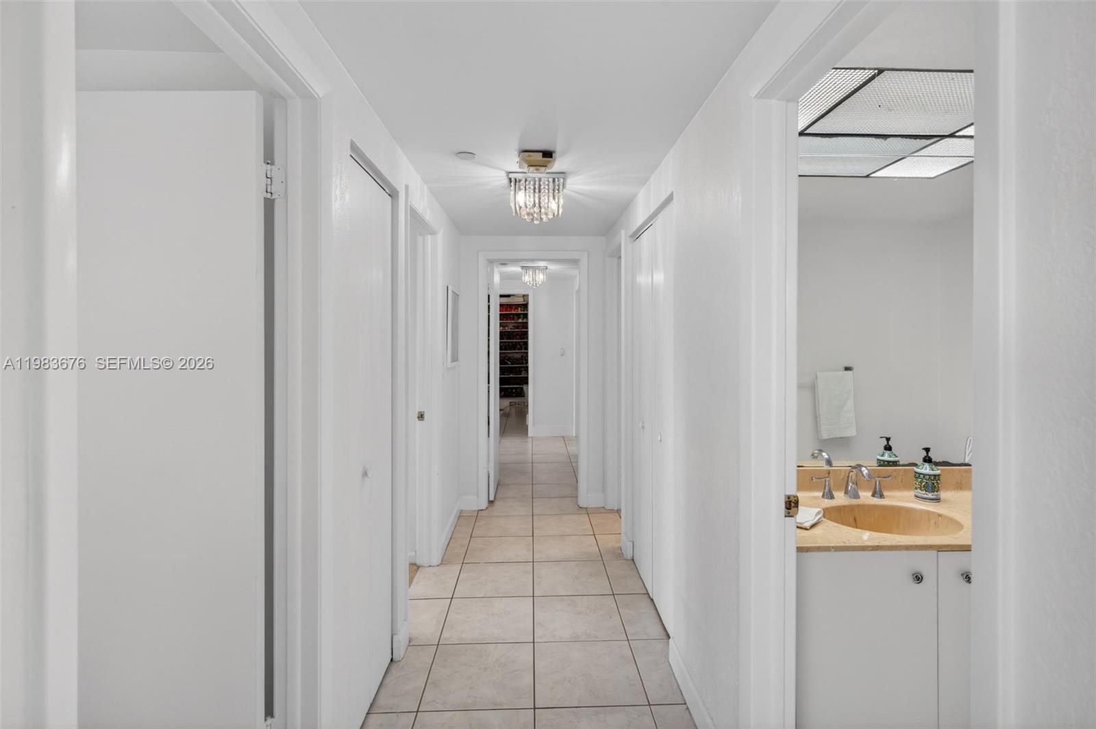 image Hamptons West26