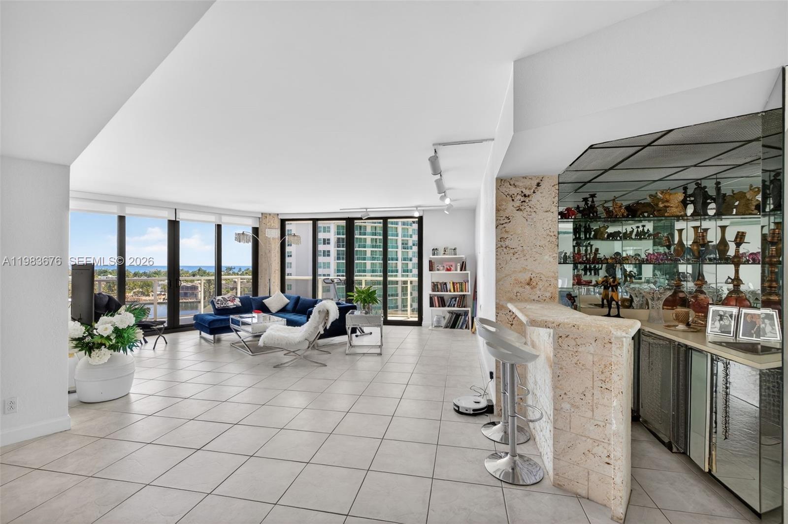 image Hamptons West2