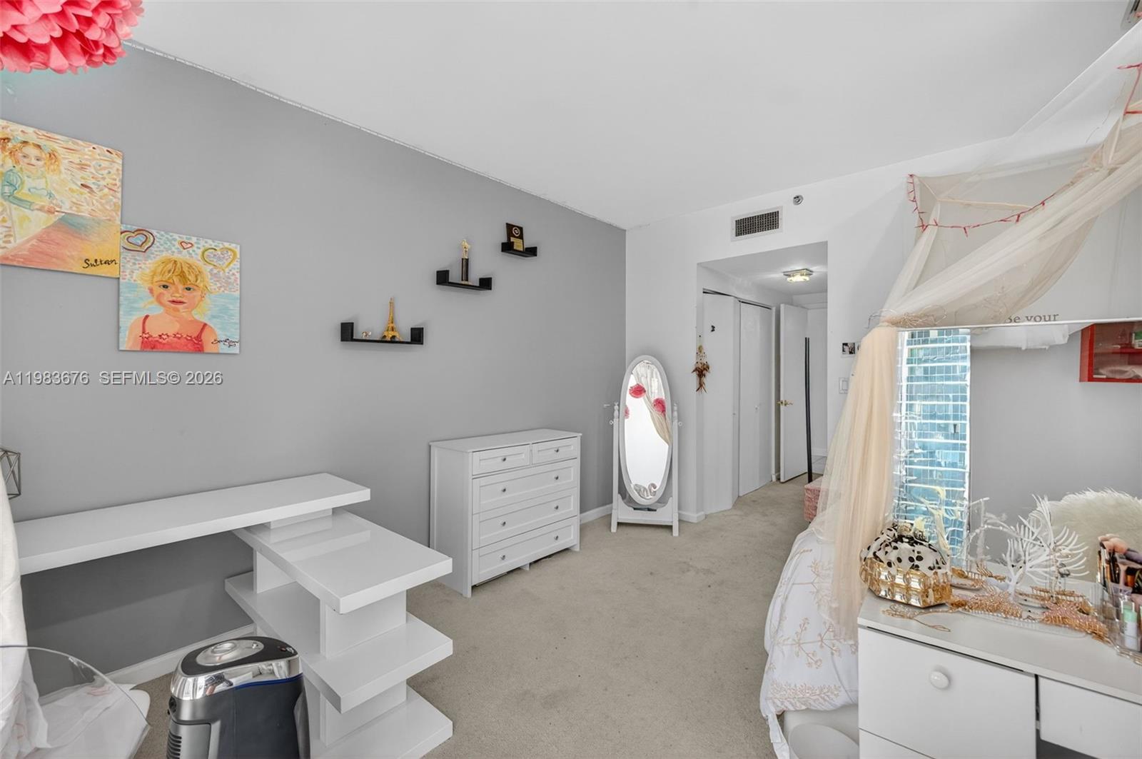 image Hamptons West46