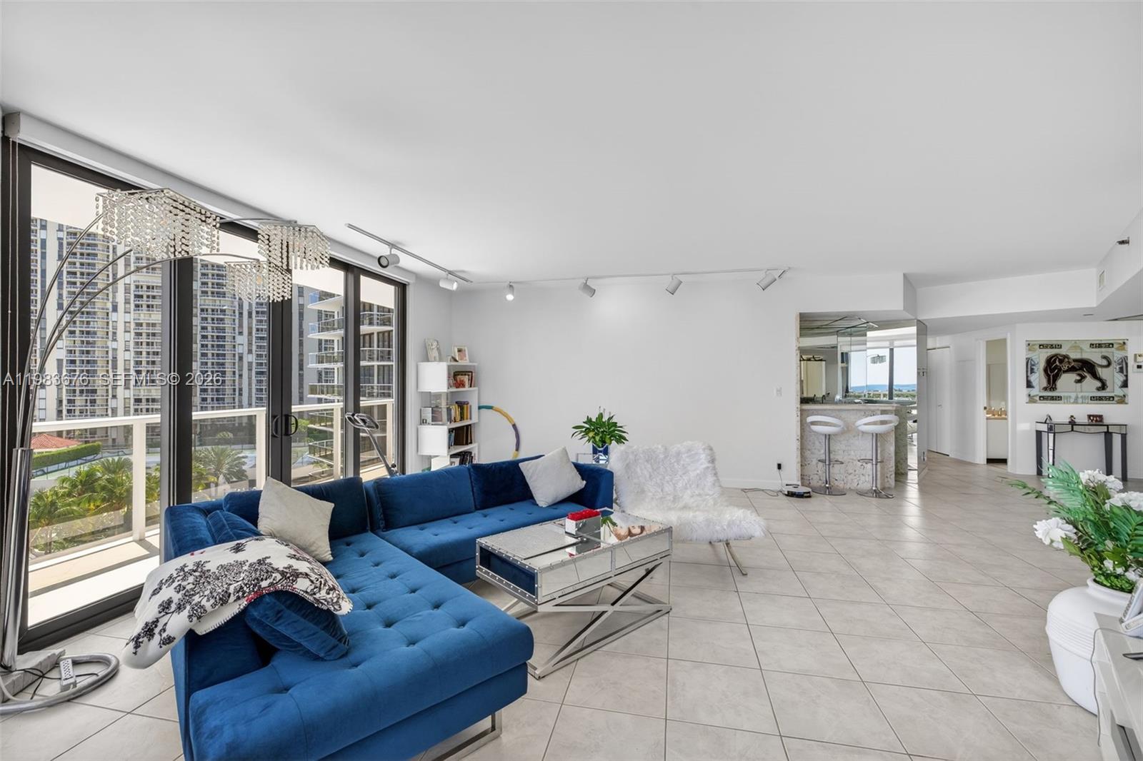 image Hamptons West4