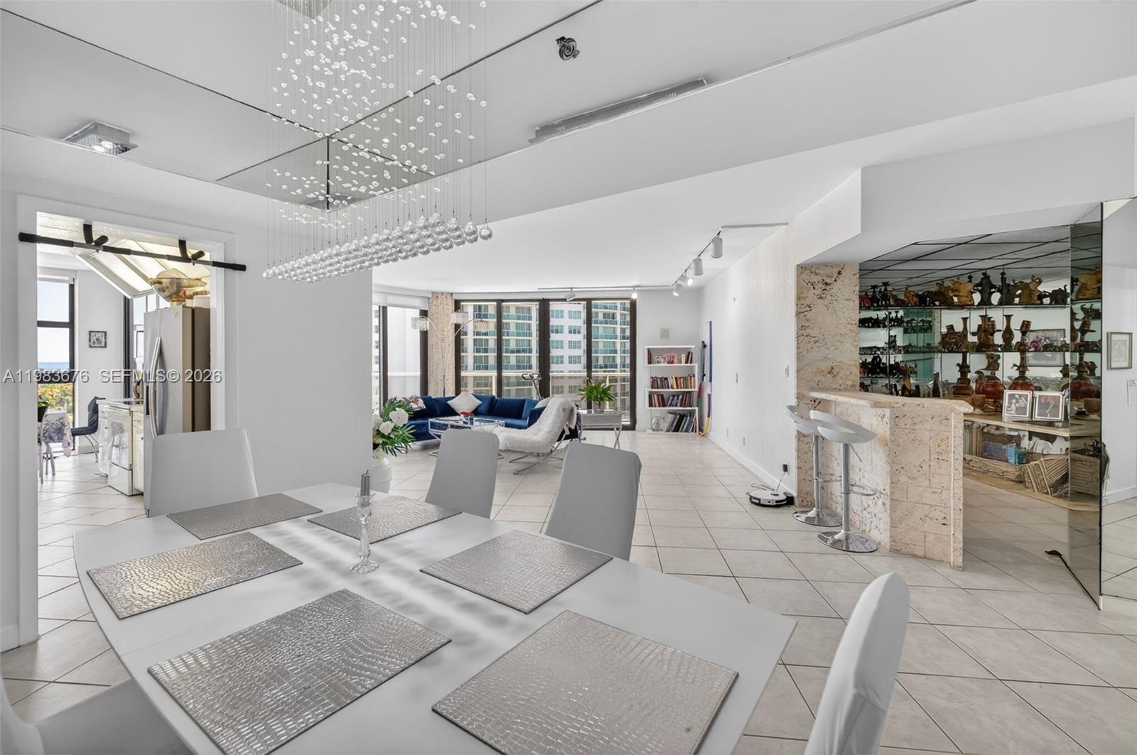 image Hamptons West6