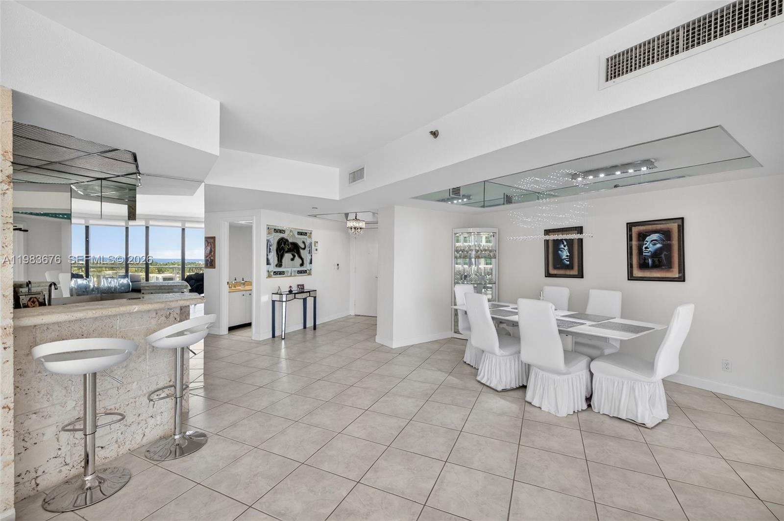 image Hamptons West7