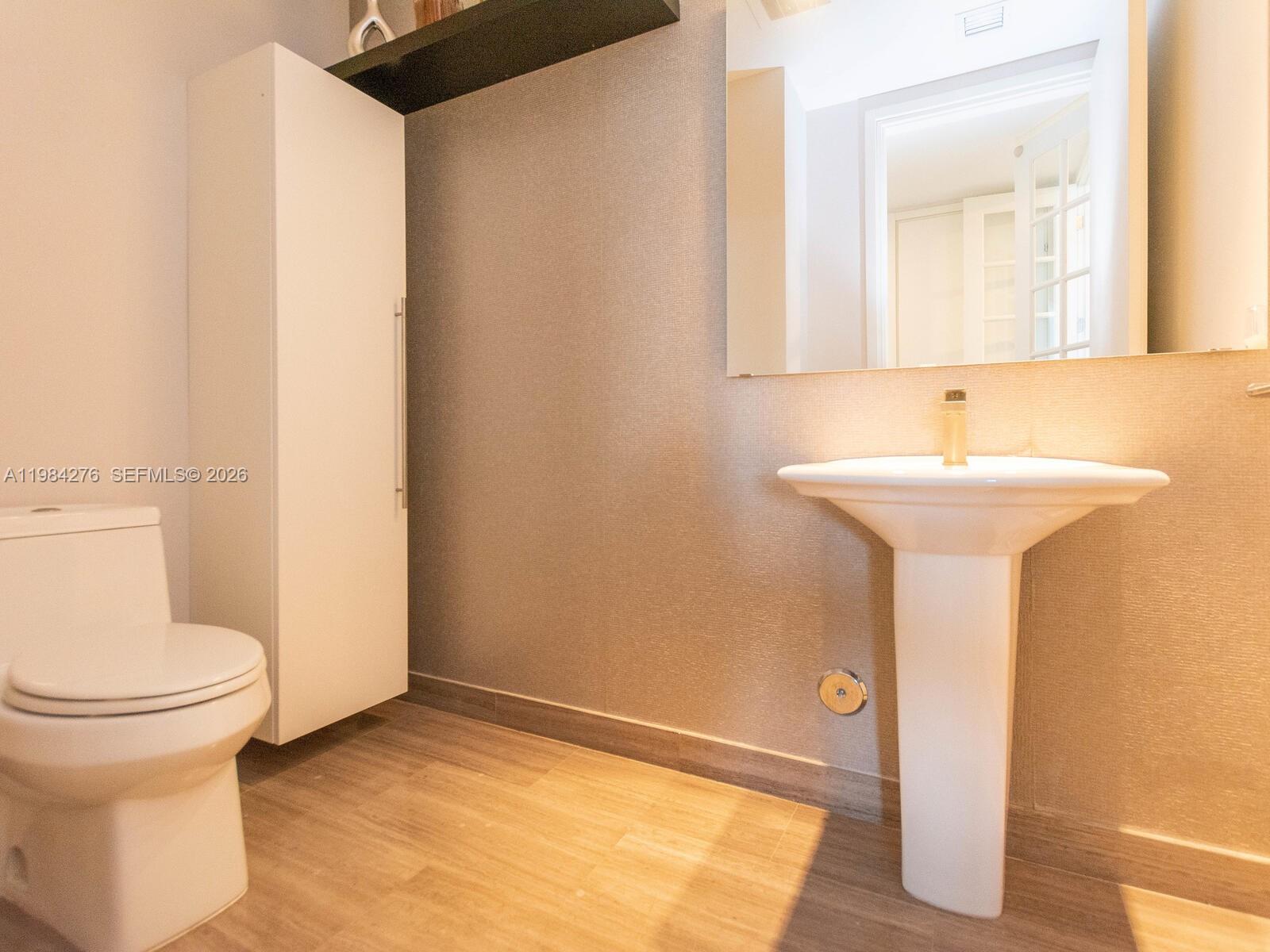 1300 Brickell Bay Dr #3804 Miami, FL 33131