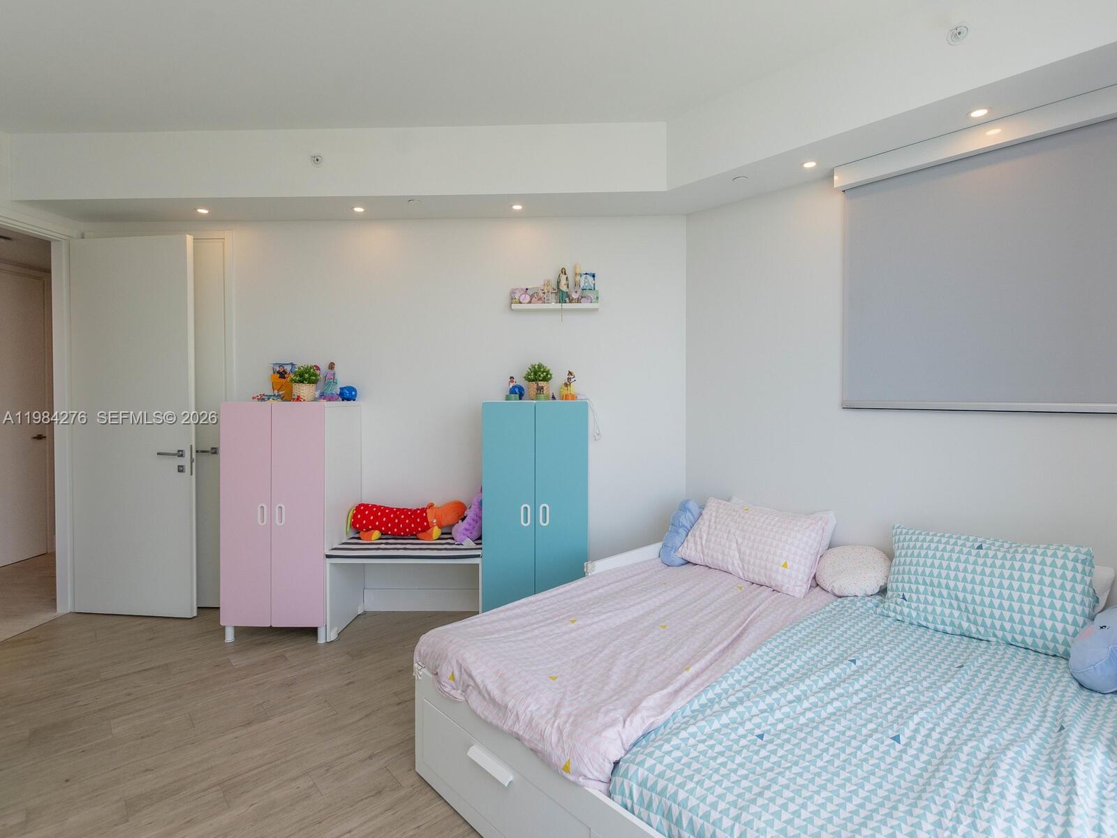 1300 Brickell Bay Dr #3804 Miami, FL 33131