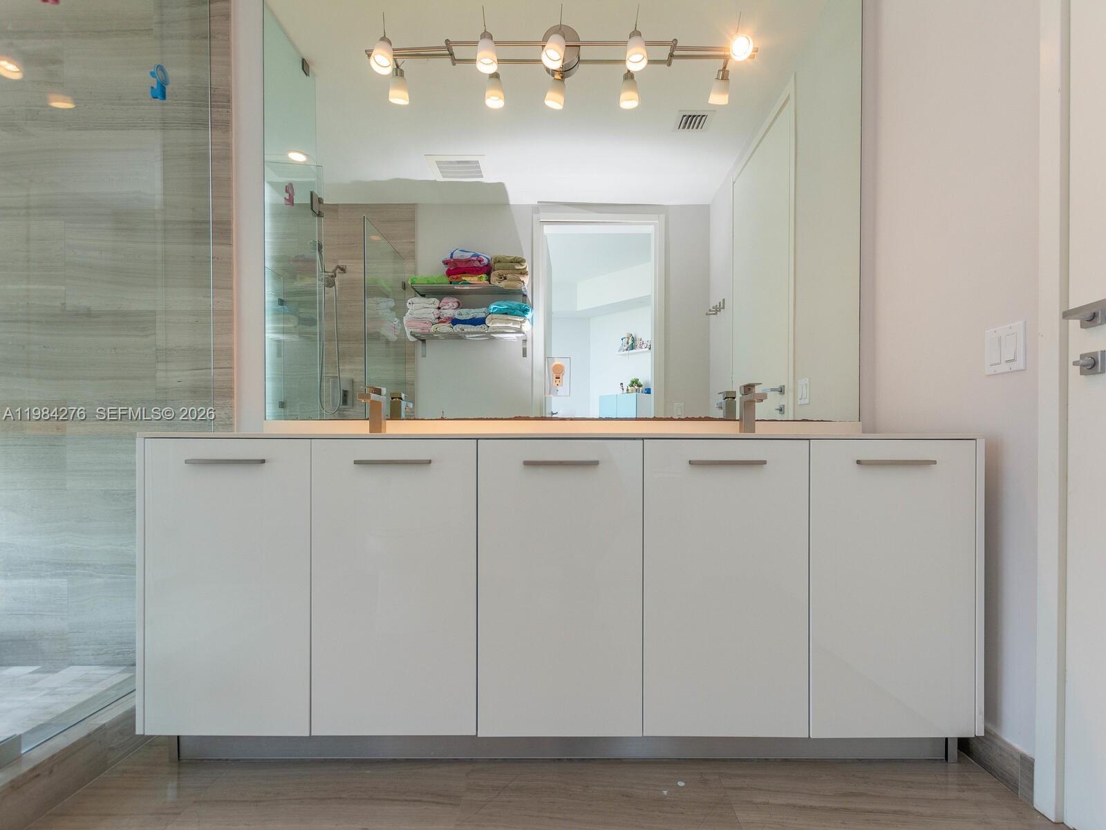 1300 Brickell Bay Dr #3804 Miami, FL 33131