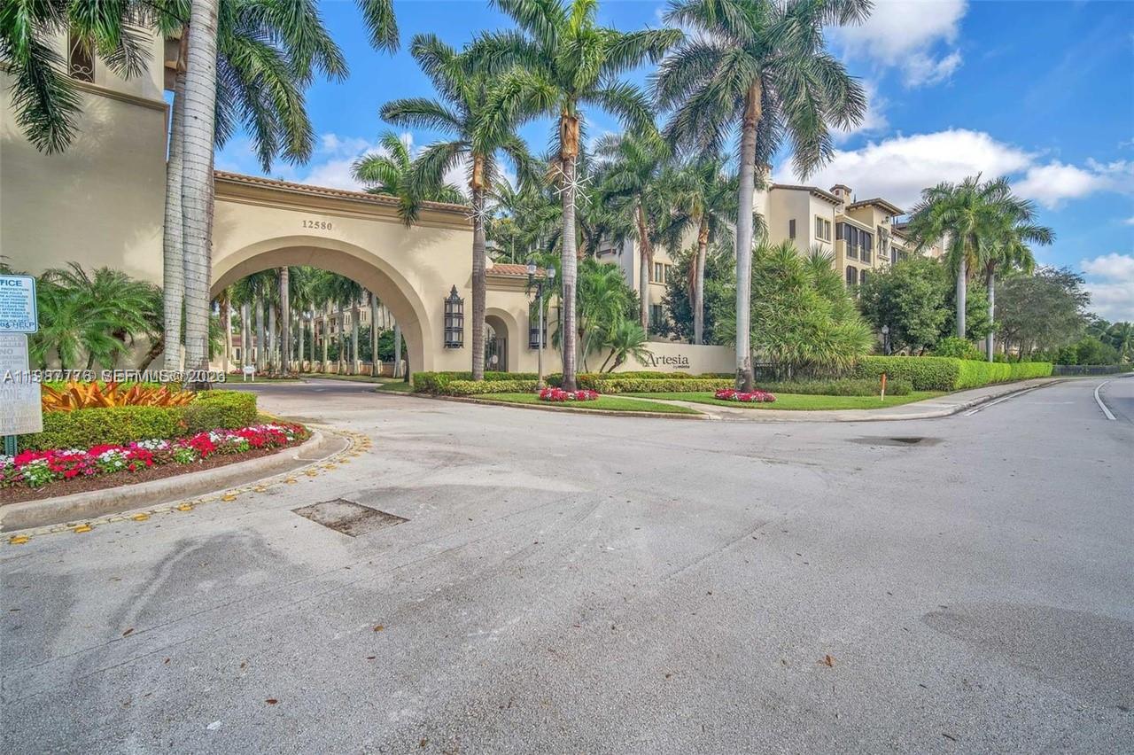 12490 NW 33rd St Sunrise, FL 33323