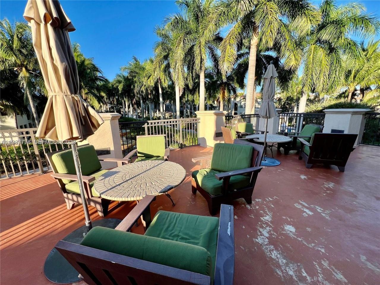 12490 NW 33rd St Sunrise, FL 33323