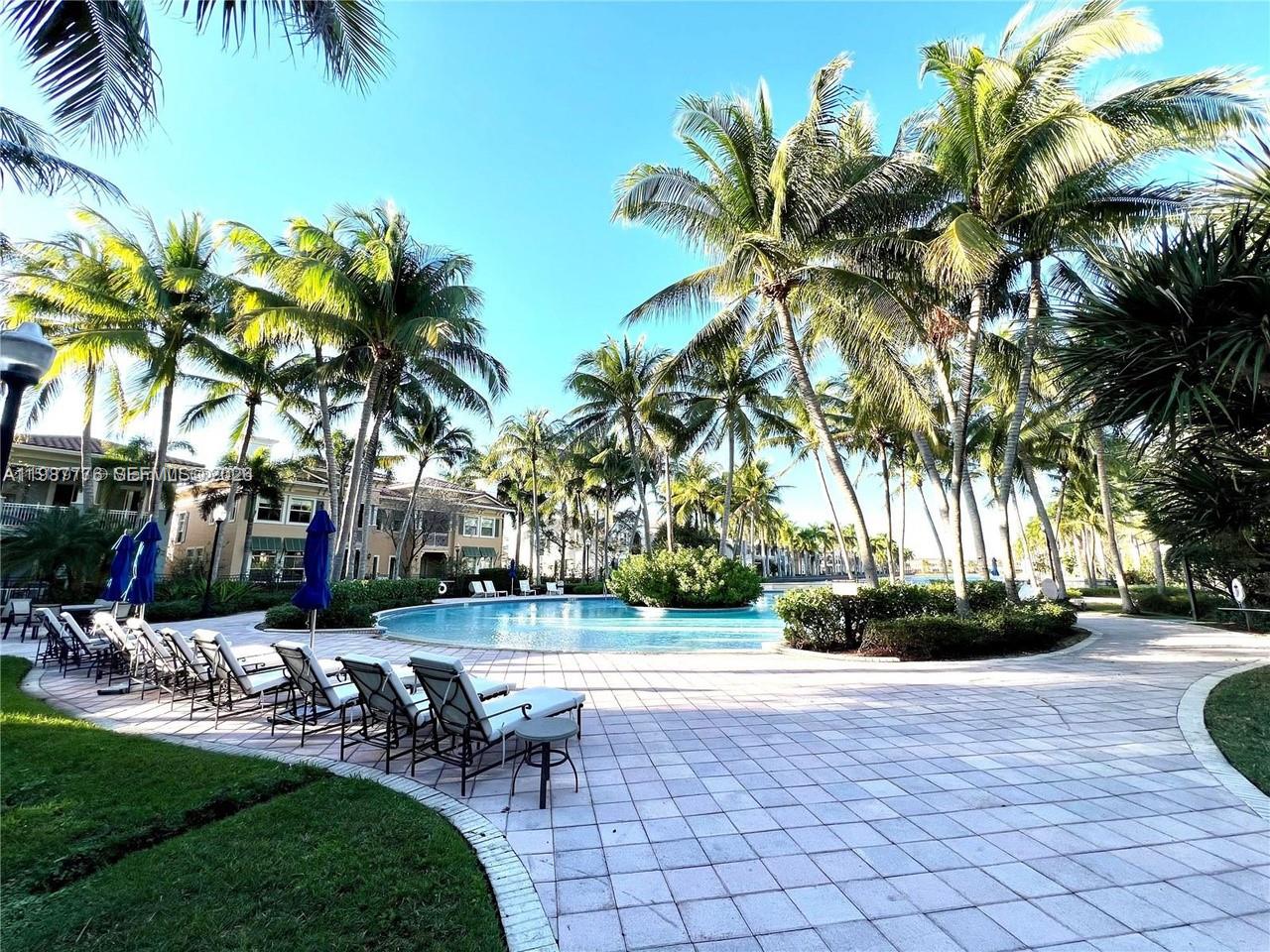 12490 NW 33rd St Sunrise, FL 33323