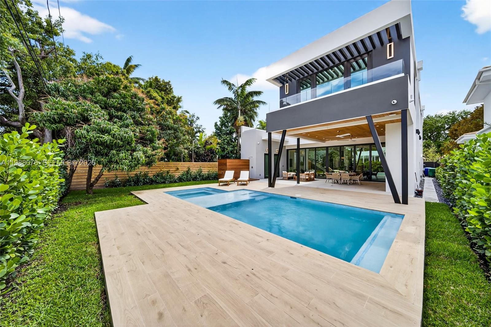 609 SW 24th Rd Miami, FL 33129