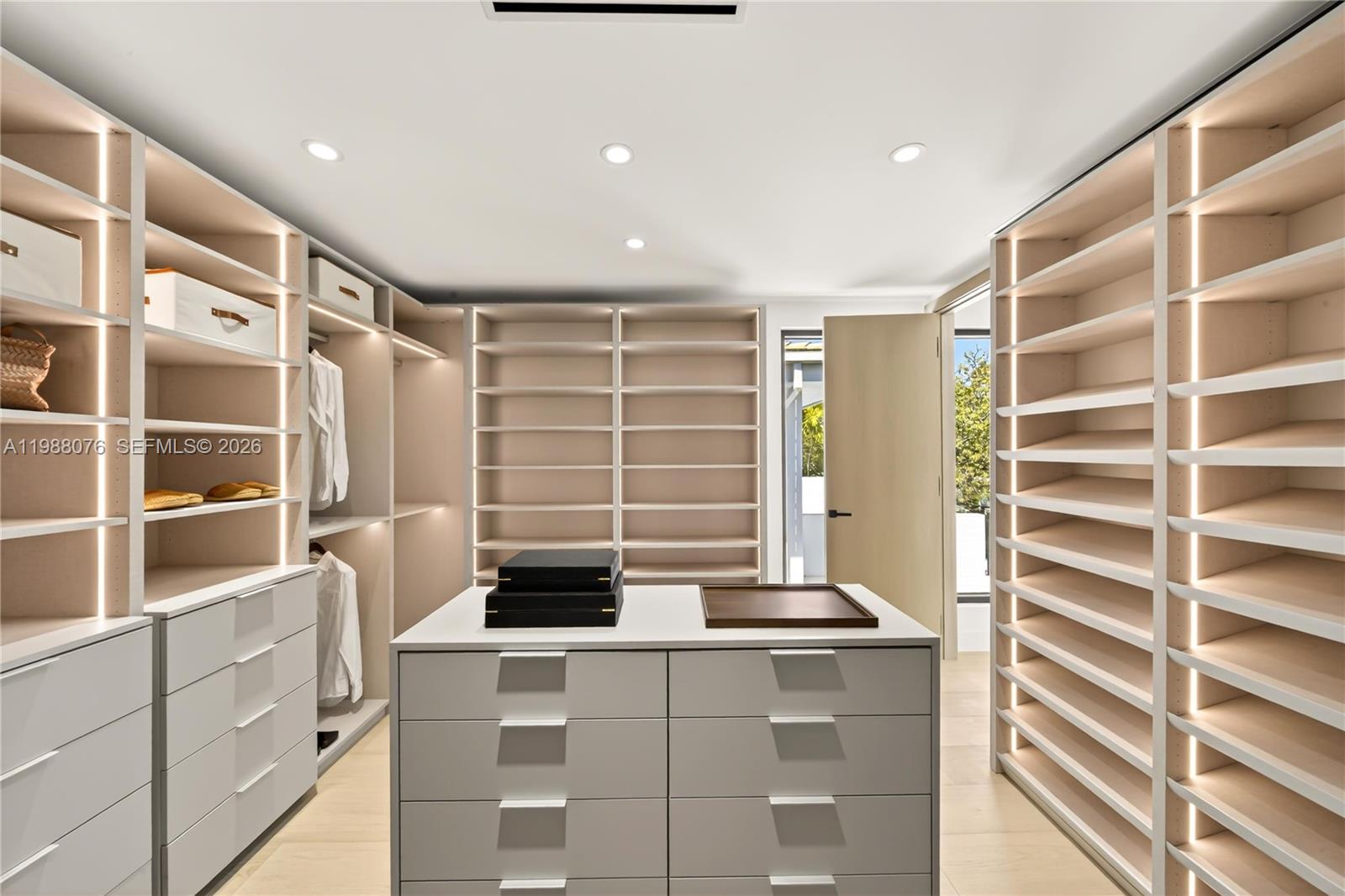 609 SW 24th Rd Miami, FL 33129