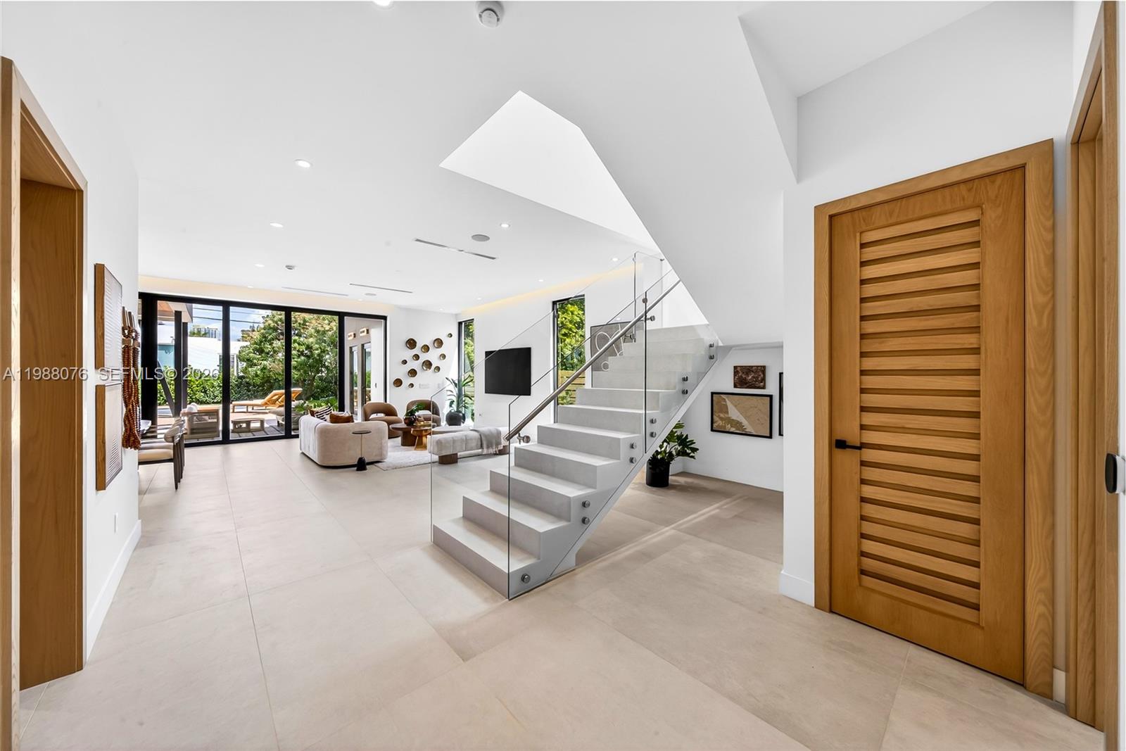 609 SW 24th Rd Miami, FL 33129