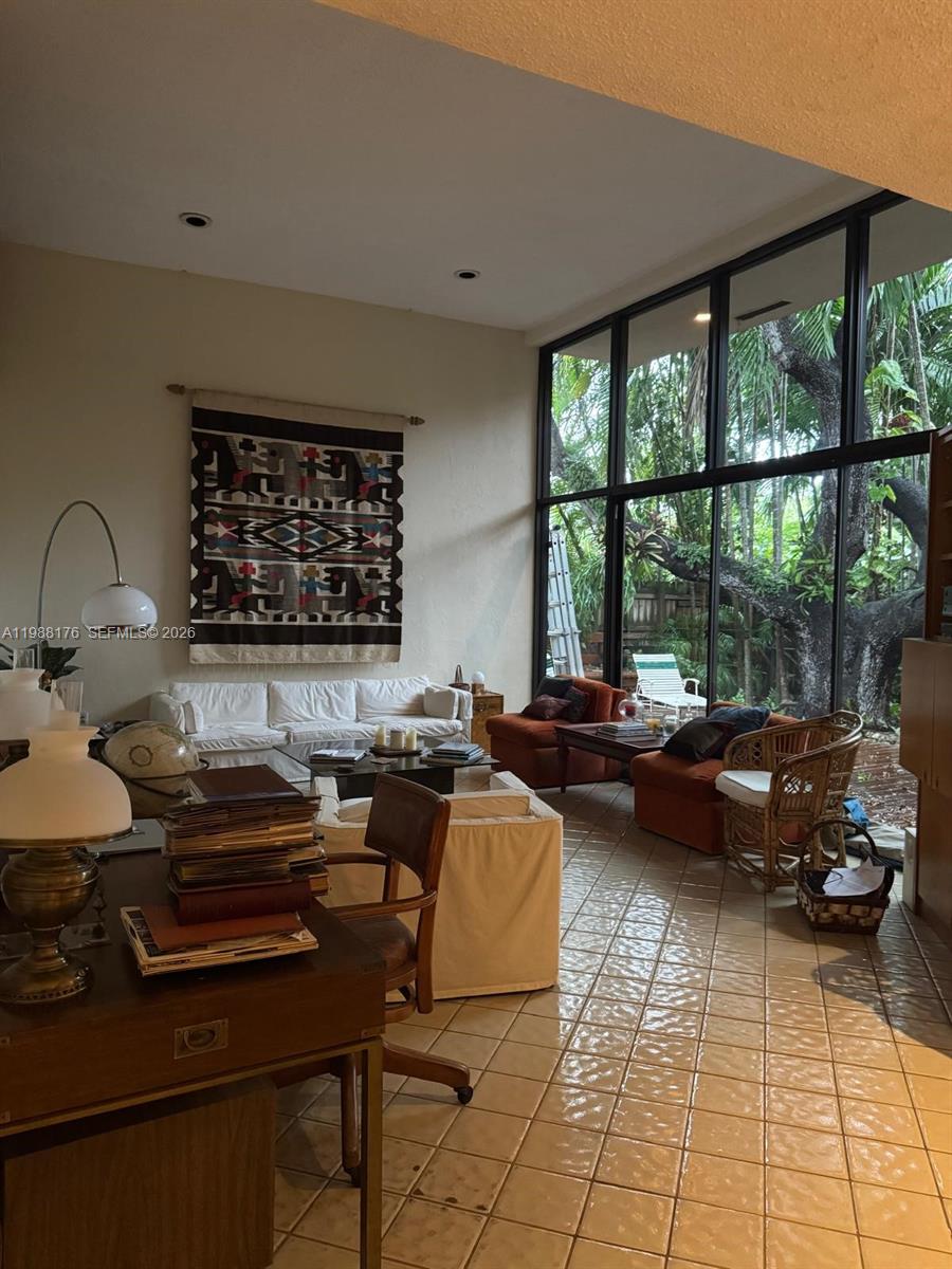 1753 Nocatee Dr Miami, FL 33133