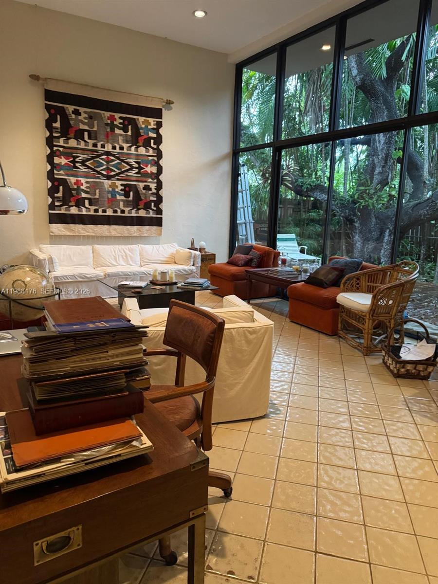 1753 Nocatee Dr Miami, FL 33133