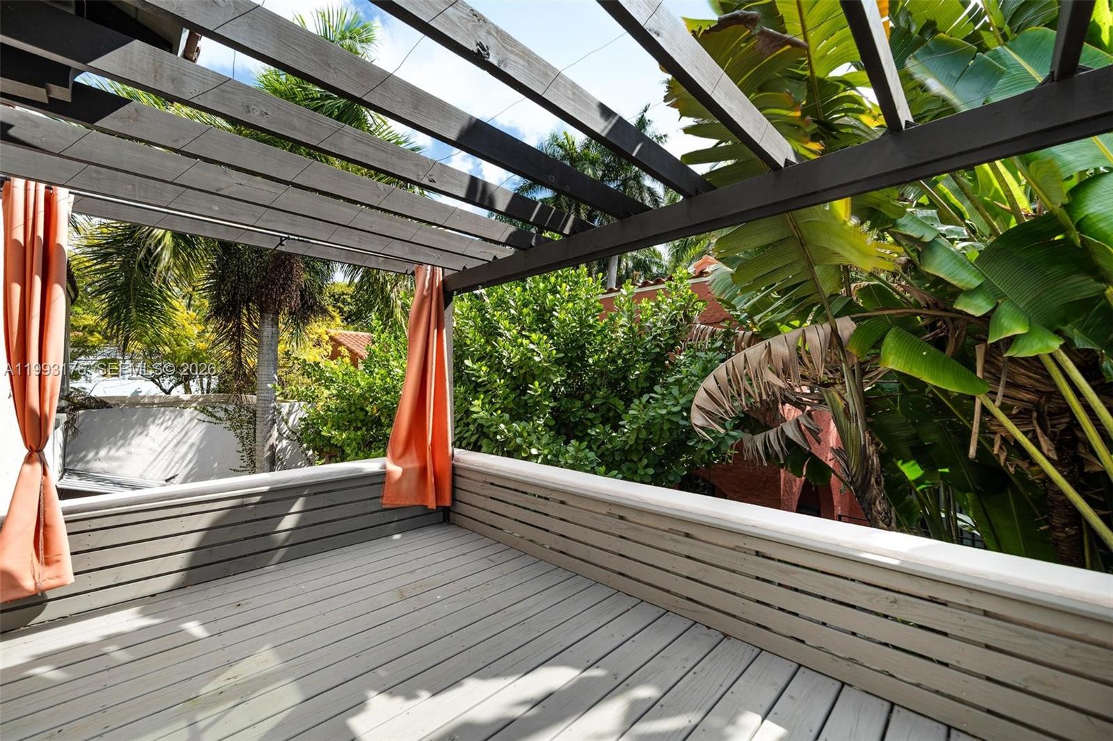 447 Giralda Ave Coral Gables, FL 33134