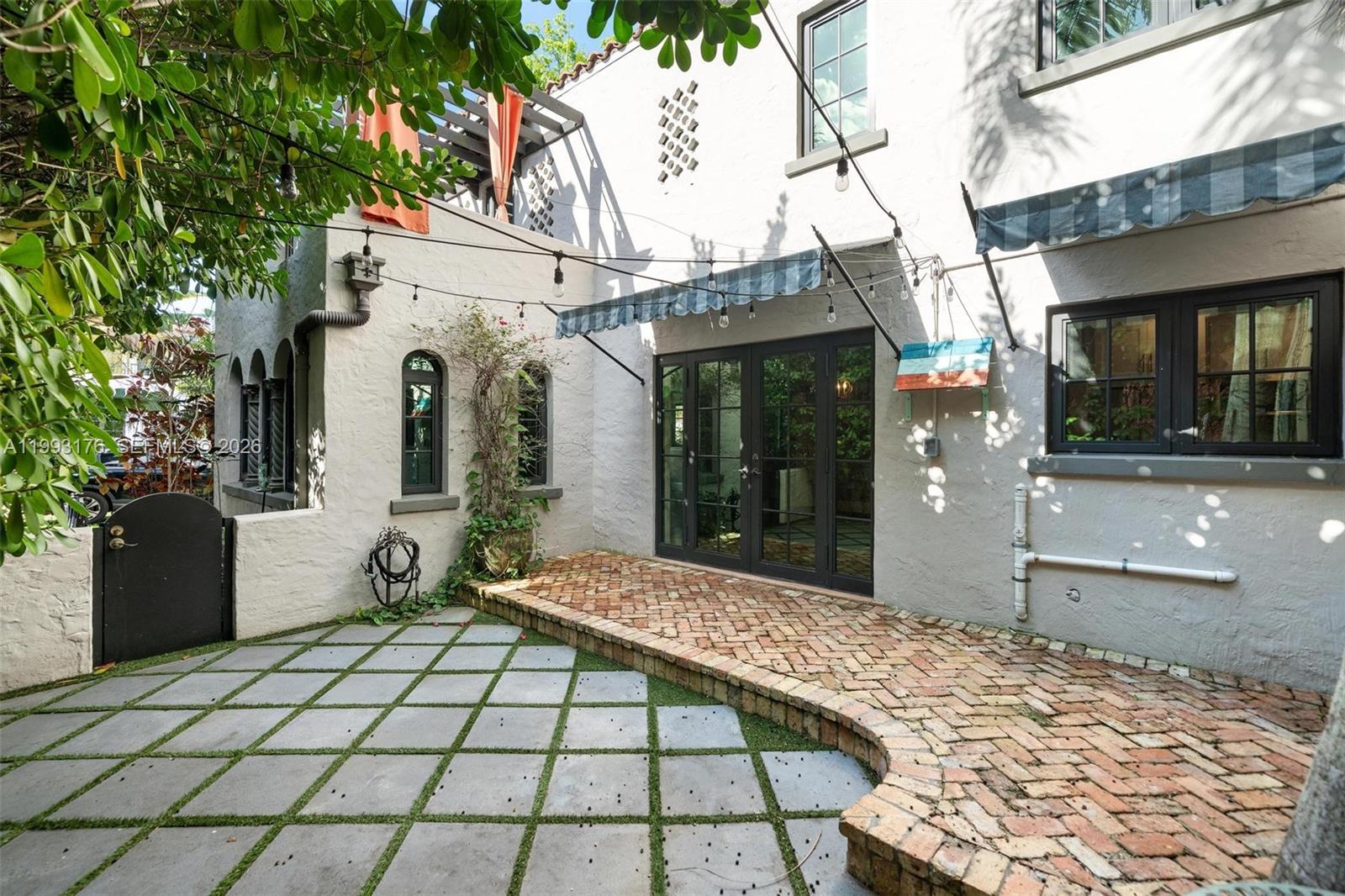 447 Giralda Ave Coral Gables, FL 33134