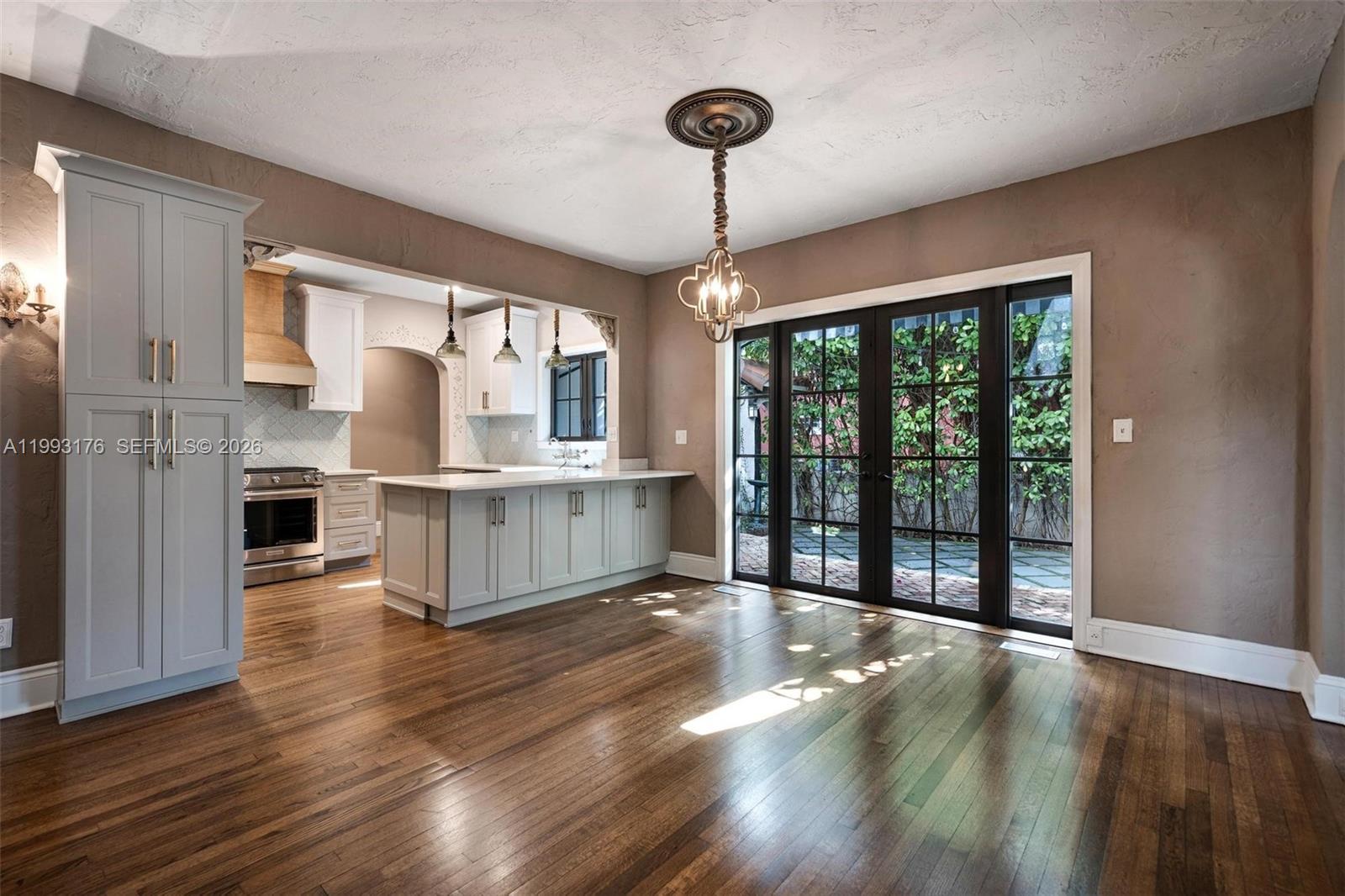 447 Giralda Ave Coral Gables, FL 33134